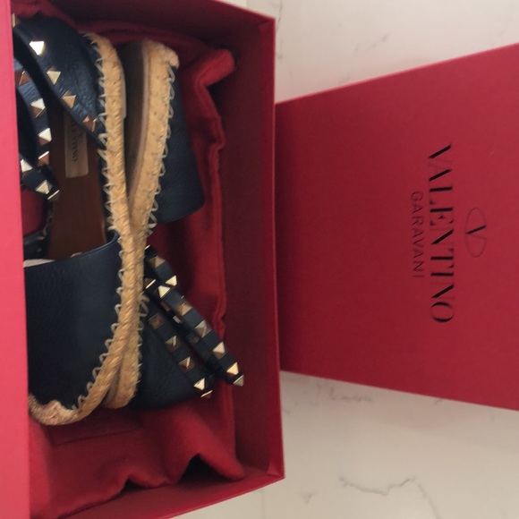 VALENTINO  GARAVANI Navy Blue Leather Rockstud Ankle Strap Espadrilles SZ 35 - Picture 13 of 16